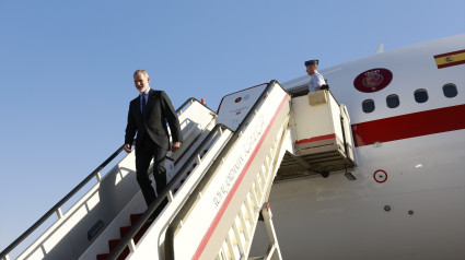 El Rey Felipe VI a su llegada al aeropuerto de Amán, a 5 de octubre de 2024, en Jordania