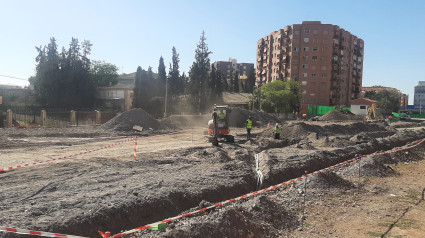 Obras de soterramiento del Ave junto a la estación de trenes y autobuses, donde se cortará al tráfico el paso de Menchirón