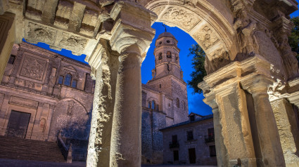 Ávila y Baeza impulsarán su hermanamiento por los vínculos y lazos existentes entre ambos municipios.