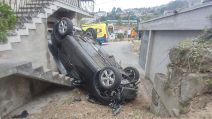 Accidente anterior en el que un coche causó daños en una casa y se produjo en Cudeiro