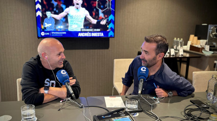 Andrés Iniesta, con Juanma Castaño, en El Partidazo de COPE