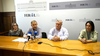 Ángeles Formoso, José Tome, Manuel Sendón y Laura Vidal en la rueda de prensa