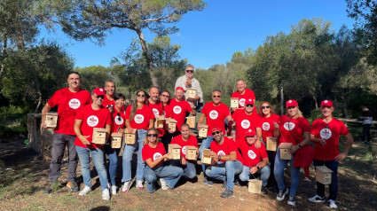 Voluntarios de CCEP participaron en actividades para
proteger el medio ambiente y apoyar a personas en
situación de vulnerabilidad en Mallorca