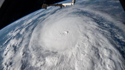 Fotografía del 08 de octubre de 2024 publicada este miércoles por la Estación Espacial Internacional (EEI) donde se observa el ojo del huracán Milton sobre el Golfo de México.