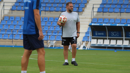 Javi Motos dirige la sesión de entrenamiento