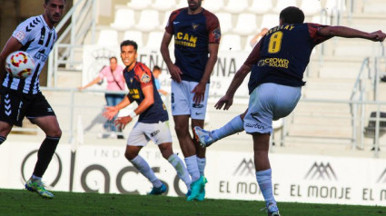 UCAM CF gana en La Línea