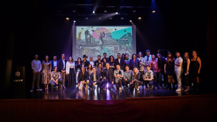 Foto de familia en la clausura del Almería Western Film Festival.