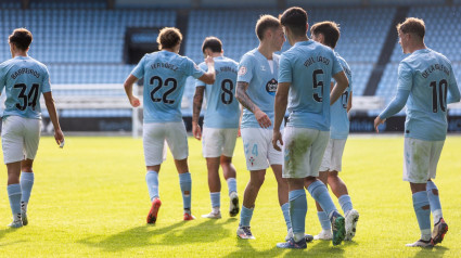 Los jugadores del Celta Fortuna celebran uno de los goles ante el Amorebieta