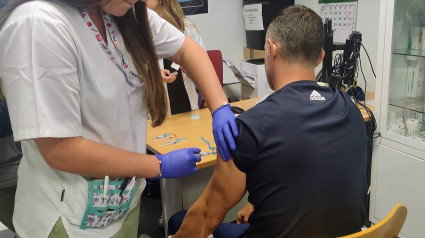 Arranca la campaña de vacunación frente a la gripe y la Covid-19 para la población diana en El Bierzo