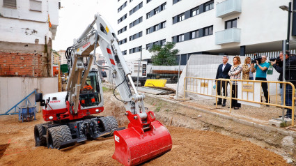 Las obras avanzan en la parcela de Miguel Servet, en el barrio de San José