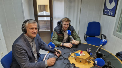 Gabor Decsi padre y Gabor Decsi hijo, en los estudios de COPE Huesca.