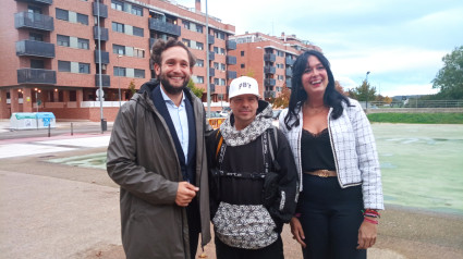 Rap'susklei junto a la alcaldesa de Huesca Lorena Orduna y el Pte DPH, Isaac Claver