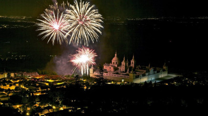 Fuegos artificiales en San Lorenzo de El Escorial