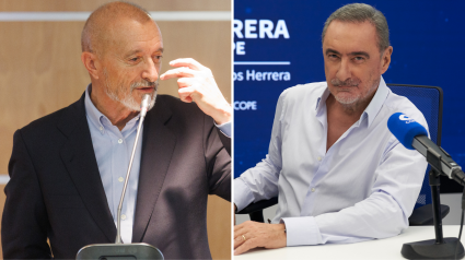 Pérez-Reverte y Carlos Herrera