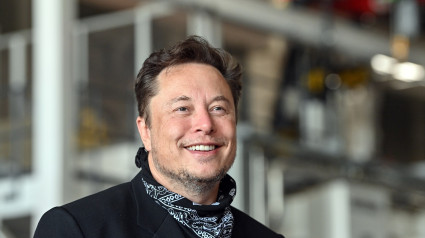 Elon Musk, CEO de Tesla, en un evento de prensa en la fundición de la Gigafábrica de Tesla en Grünheide, cerca de Berlín.