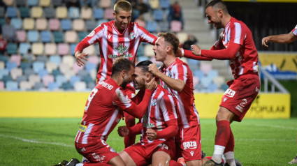 Los jugadores del Zamora CF celebran uno de los tantos en Barakaldo