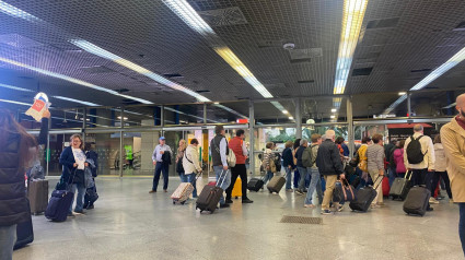 Normalidad en Atocha a primera hora de este lunes. Foto Ana Presmanes