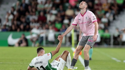 Dubasin marcó el gol del Sporting en el Martínez Valero ante el Elche.