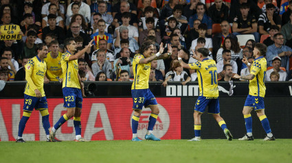 Las Palmas celebra el gol al Valencia