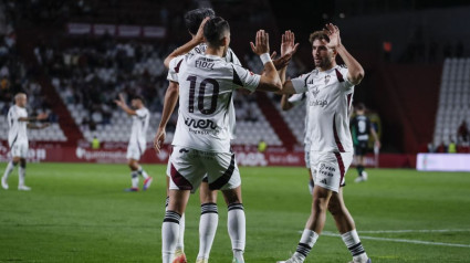 El Albacete celebra uno de los goles al Burgos (LaLiga)