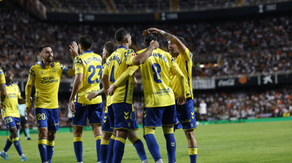 La UD Las Palmas rompe su racha negativa y vence en Valencia (1-2)