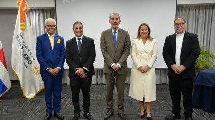 La rectora de la USJ, Silvia Carrascal, ha asistido a la presentación de esta nueva universidad.