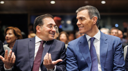 Pedro Sánchez, presidente del Gobierno, y José Manuel Albares, ministro de Asuntos Exteriores