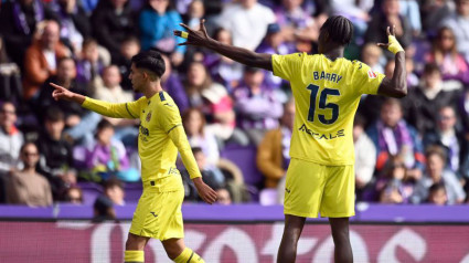 Thierno Barry celebra su gol al Valladolid en Zorrilla.