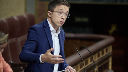 El diputado de Sumar y líder de Más País, Iñigo Errejón, interviene durante una sesión de control al Gobierno, en el Congreso de los Diputados, a 9 de octubre de 2024, en Madrid (España)