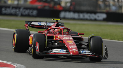 Carlos Sainz sale desde la pole en el circuito Hermanos Rodríguez.