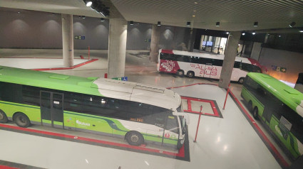 Autobuses en la estación intermodal de autobuses Termibus de Bilbao