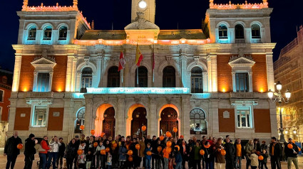 Diversos edificios de la ciudad de Valladolid se iluminan de naranja, con motivo del día nacional del TDHA