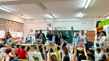 Niños del colegio lorquino Virgen de las Huertas durante un acto