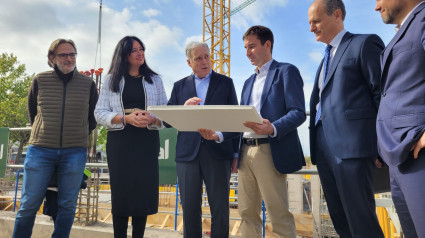 El consejero de Vivienda visita las obras de VPO