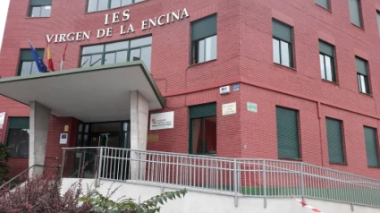 Educación amplía las horas de los profesionales que atienden a los alumnos con déficit auditivo del IES Virgen de la Encina