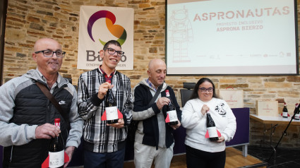 Asprona Bierzo lanza su primer vino inclusivo ‘Aspronautas’, elaborado por cuatro personas con discapacidad intelectual