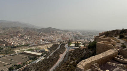 Vista aérea de Lorca, con contaminación del aire por polvo sahariano