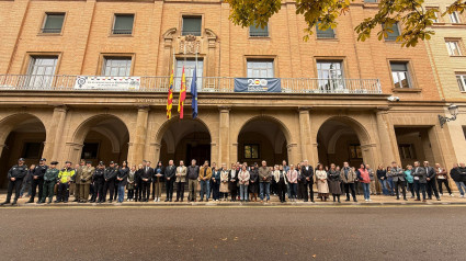 Minuto silencio Subdelegación Huesca