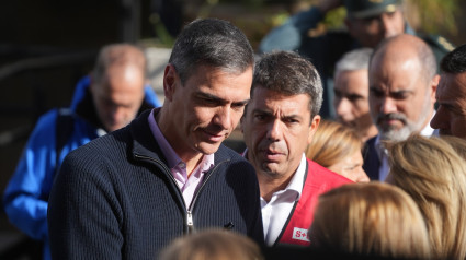 El presidente del Gobierno, Pedro Sánchez, visita la zona afectada por la DANA en Valencia junto al presidente autonómico, Carlos Mazón