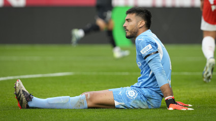 Gazzaniga, en el suelo tras el golazo de Juan Cruz para el Leganés.