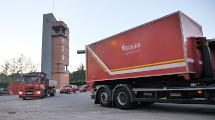 Bomberos de Bizkaia salen hacia Valencia a ayudar contra los efectos de la DANA