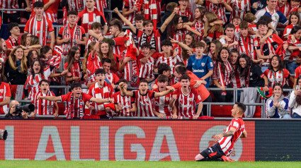 Berenguer celebra el gol del Athletic al Betis