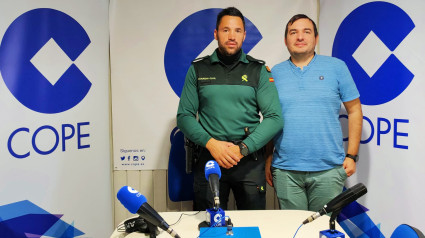 Antonio Negreiro, jefe del equipo ROCA de la Guardia Civil junto a Alberto Marco