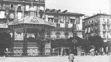 Kiosco de madera de la Plaza del Castillo