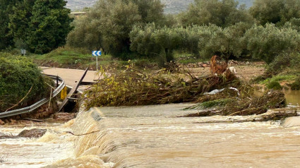 La rambla entre Tírig y Sant Mateu alcanzó importantes niveles de agua