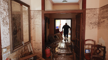 Vista de los daños causados en el interior de una casa por las inundaciones en la localidad de Paiporta, Valencia