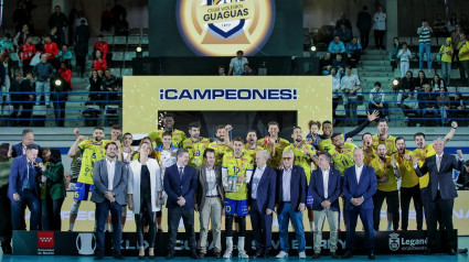 El CV Guaguas galardonado como mejor equipo de Canarias