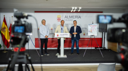 El Ayuntamiento fomenta el uso de la bicicleta en el día a día y el turismo con ‘Conoce Almería Pedaleando’