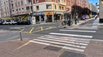 Bolardos ya retirados en calle Gorbea con Beato Tomás de Zumarraga