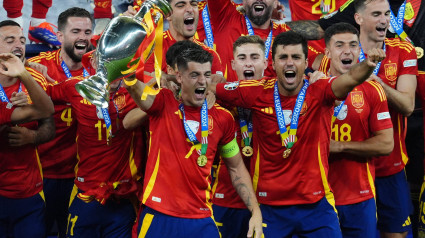 Rodrigo y Morata celebran la Eurocopa